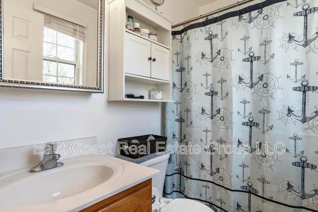 Building Photo - 121 E Rd