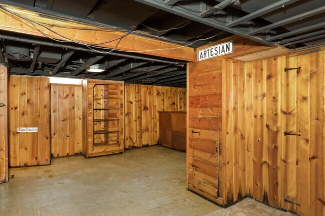 Building Photo - 9238 Artesian St