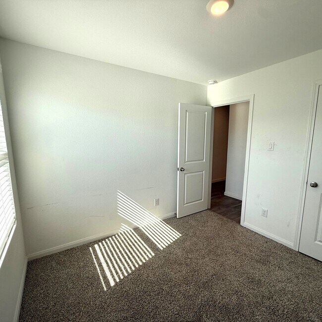 Building Photo - 11926 Midas Ln