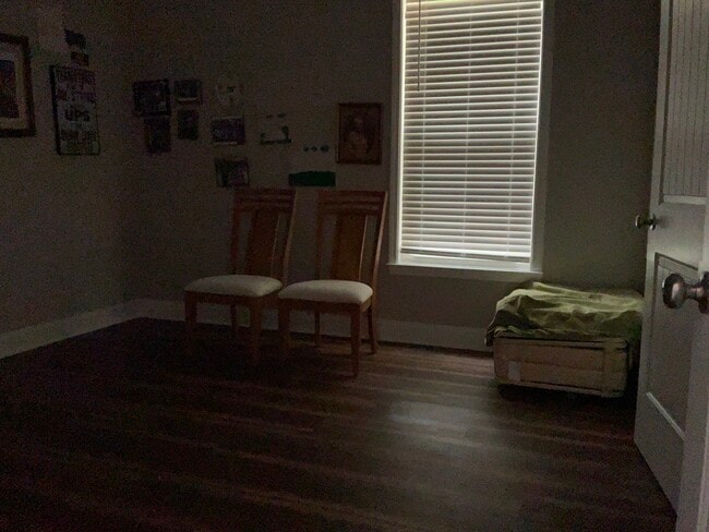 Building Photo - 159 W 1st St