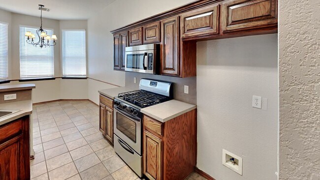 Building Photo - Nice 3 Bedroom 2 Bathroom Home with Storm Shelter and Office!