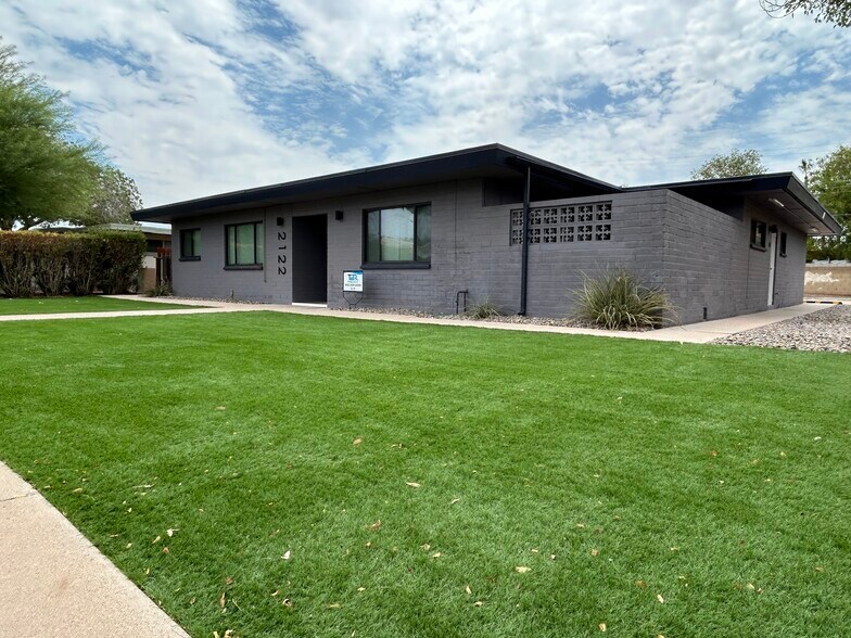 Building Photo - 2122 S Granada Dr