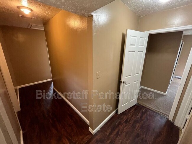 Building Photo - 2911 Gardenia St