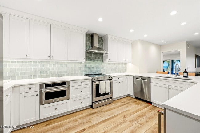 Building Photo - 10 10th St