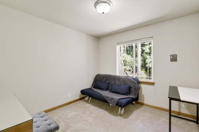 Building Photo - 16532 Lemolo Shore Dr NE