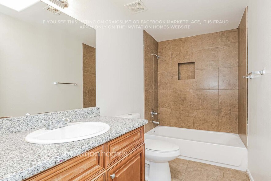 Building Photo - 7501 W Whitton Ave