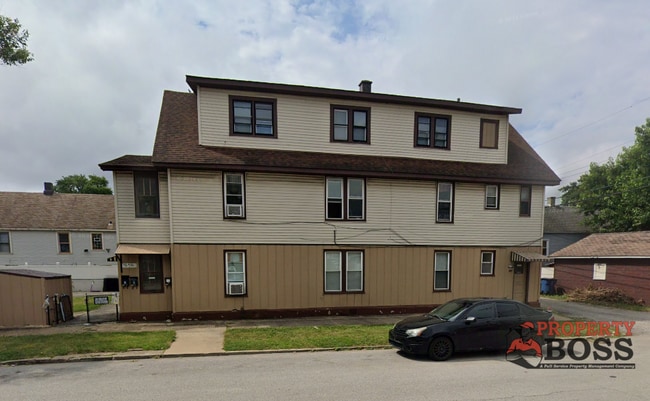 Primary Photo - 2404 White Oak Ave