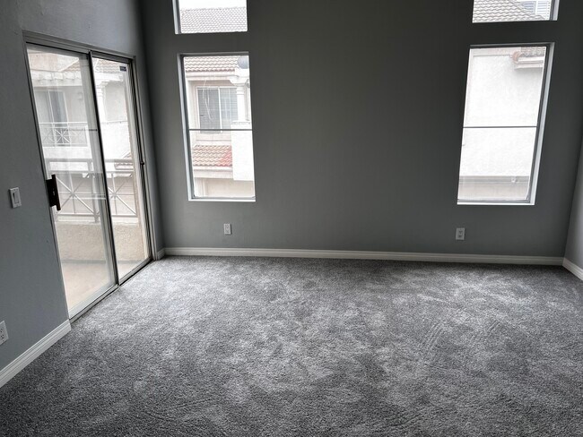 Master Bedroom - 940 N Turner Ave