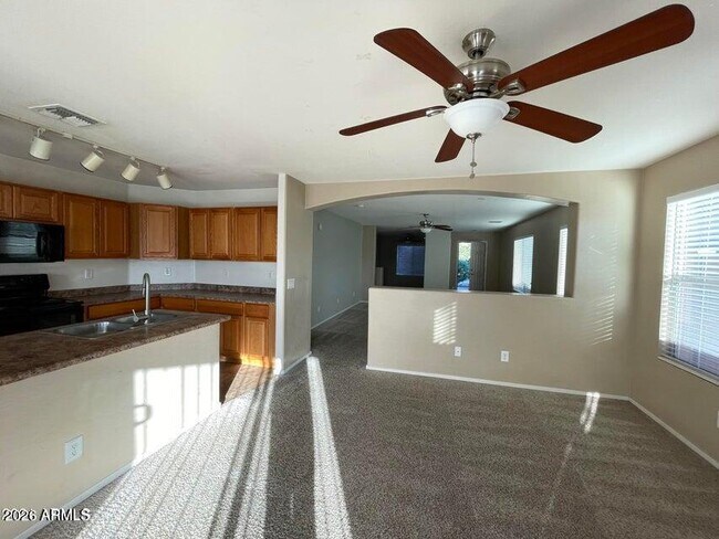 Building Photo - 806 S 111th Dr