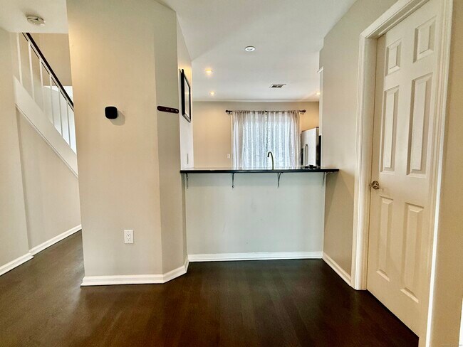 Building Photo - 1900 Summer St