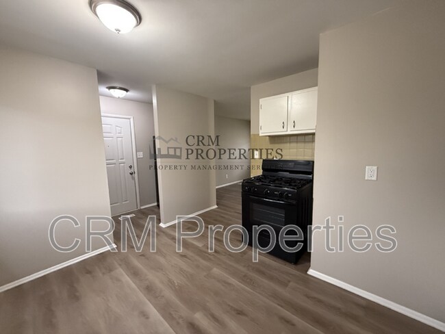 Building Photo - 3156 Dequincy St