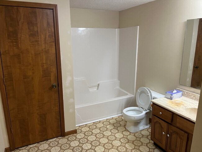 Building Photo - 200 Elizabeth St