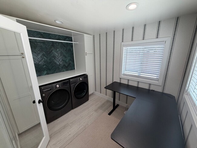 Building Photo - 3 Bedroom | 1.5 Bathroom | Single-Family Home