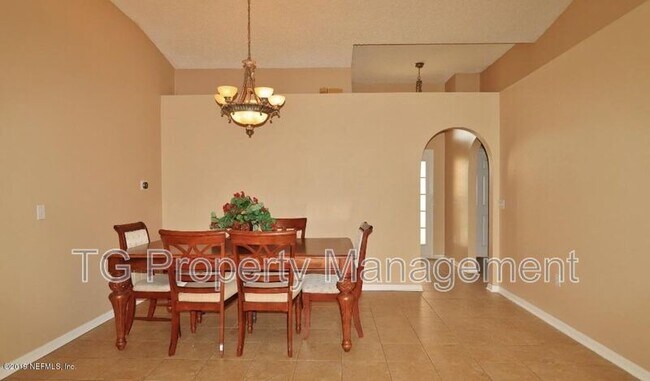 Building Photo - 11034 Englenook Dr