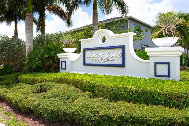 Building Photo - 1832 SE Roxy Way