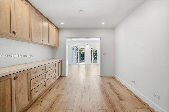 Building Photo - 7220 SW 53rd Ct