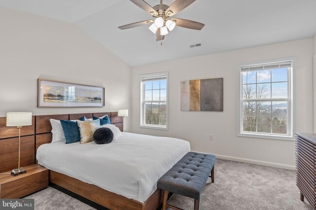 Building Photo - 2051 Ter Vw Ln