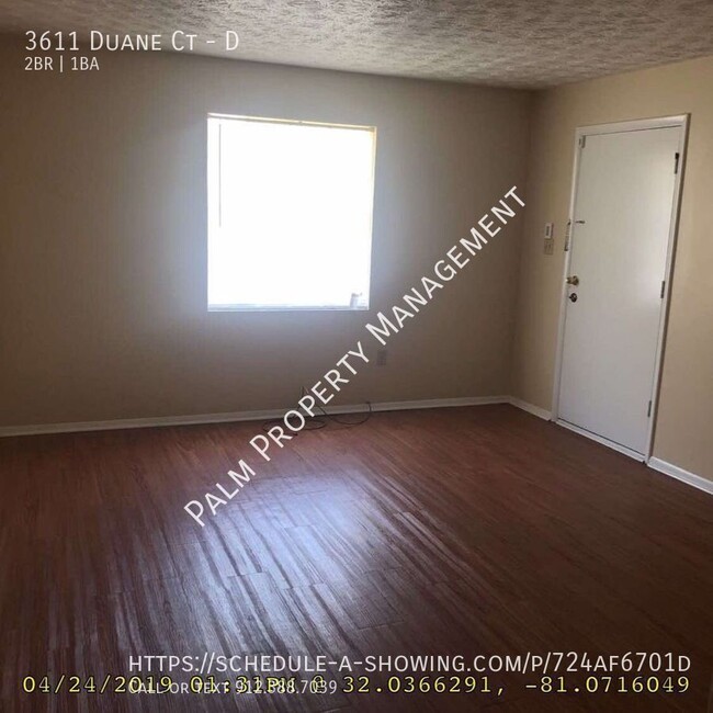 Building Photo - 2 Bedroom, 1 Bathroom apartment upstairs w...