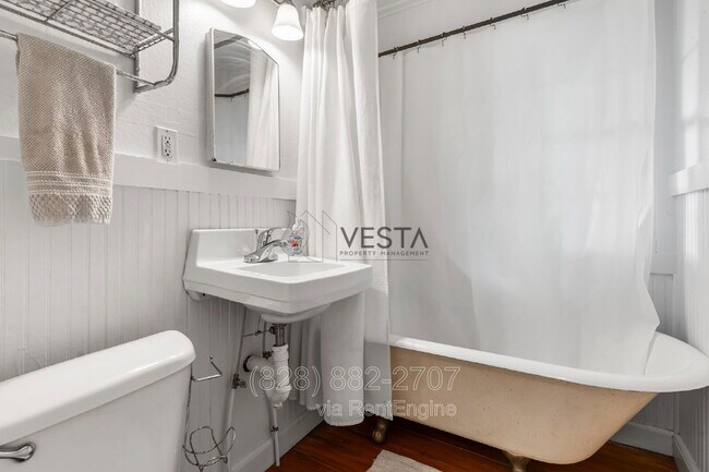 Building Photo - 35 Mulberry St