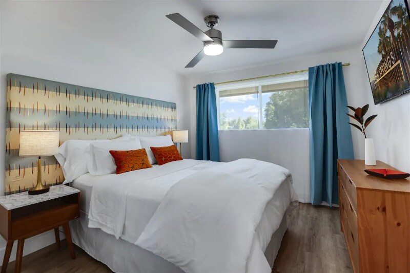 Building Photo - 2825 N Los Felices Rd