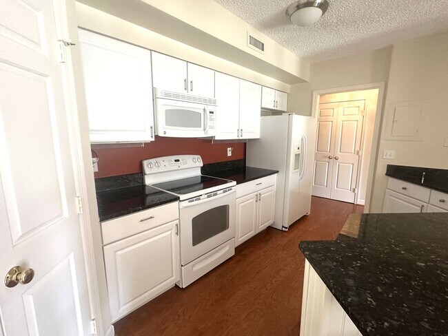 Building Photo - 801 S Pitt St