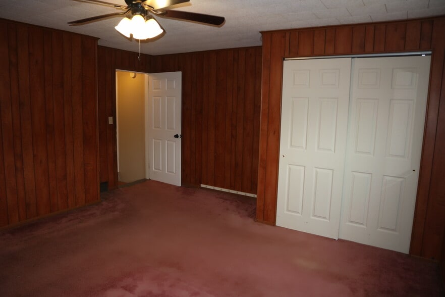 Building Photo - 504 Underwood Ave