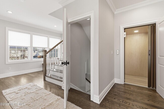 Building Photo - 619 Park Ave