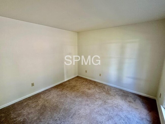 Building Photo - 1552 Terrace Rd SW