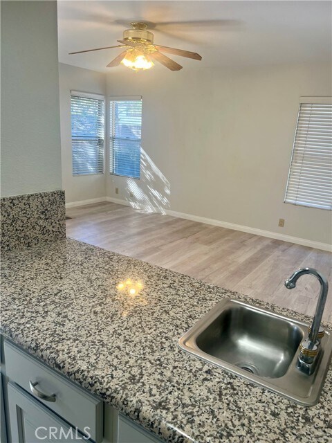 Building Photo - 5018 Evanwood Ave