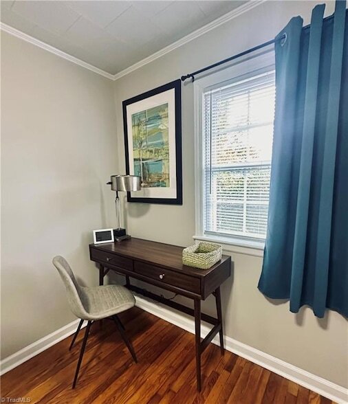 Building Photo - 918 Harris St