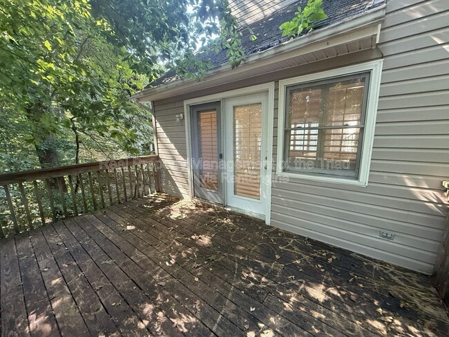 Building Photo - 3802 King Edward Ct