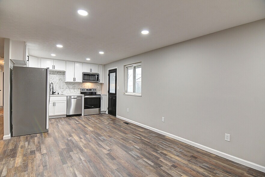 Building Photo - 1204 S Main St