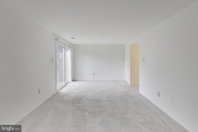 Building Photo - 18 Indian Hills Ct