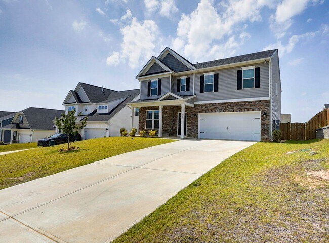 Building Photo - Sophisticated Like-New 4-Bedroom Home with Designer Finishes & Fenced Backyard!