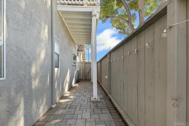 Building Photo - 1390 Palomar Pl
