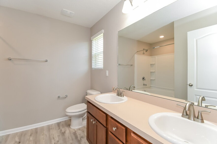 Building Photo - 2283 Pebble Point Dr