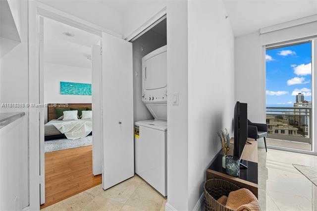 Building Photo - 901 Brickell Key Blvd