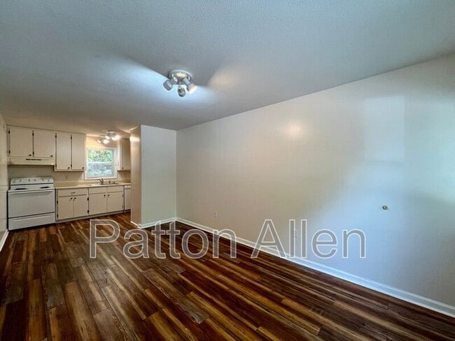 Building Photo - 121 Citadel Dr