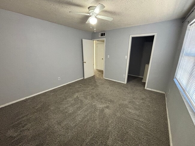 Building Photo - 1-bed, 1-bath apartment with washer and dryer provided
