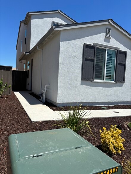 Building Photo - 3913 Sunset Harbor Ave