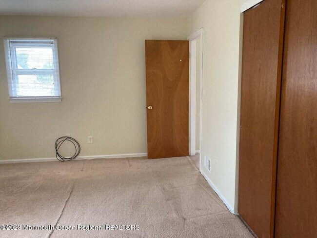 Building Photo - 2 Robinson Ct