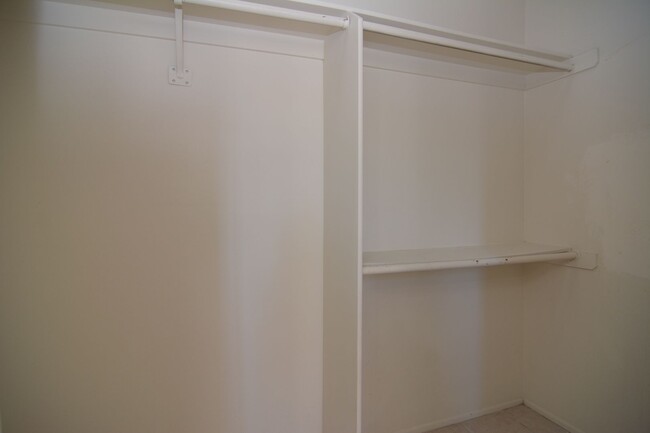 Building Photo - Updated 3  Bedroom 2 Bath Home! Located in Convenient South Tucson Location!