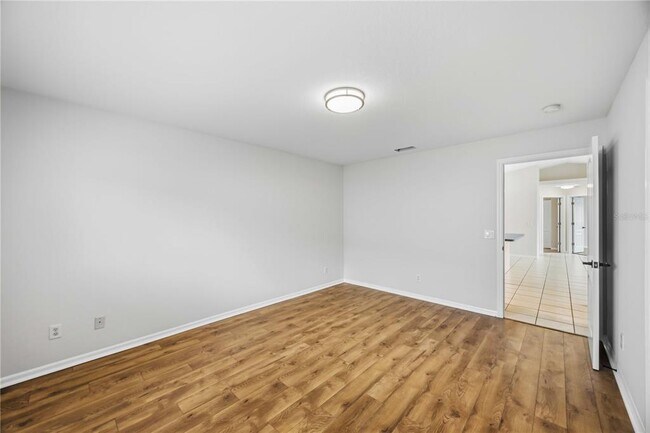 Building Photo - 2260 Mistleto Ln