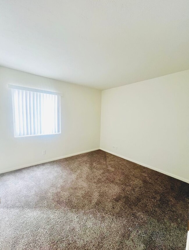 Building Photo - 825-827 San Fernando Place