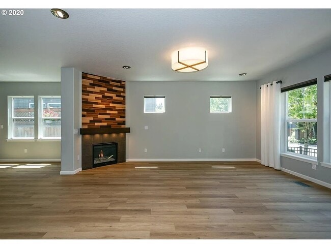 Building Photo - 153 NE Porto Way