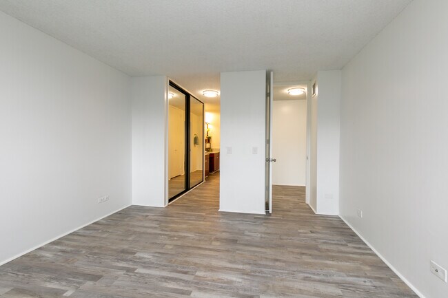 Building Photo - 250 Kawaihae St