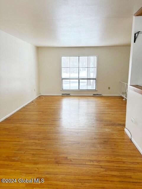 Building Photo - 12 Evergreen Ave