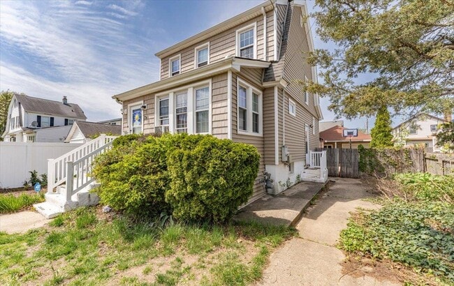 Building Photo - 1262 Webster St