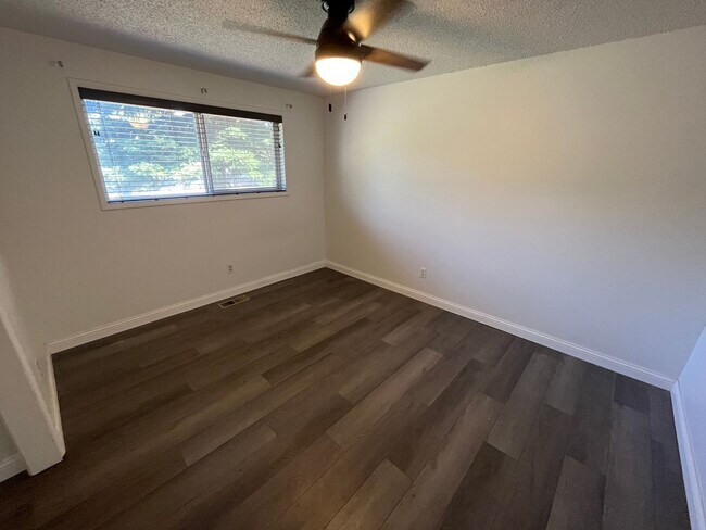 Building Photo - Great 3 Bed/2 Bath Single Family Home in NE Bend - Pheasant Court