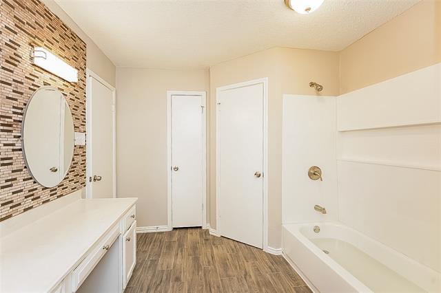 Building Photo - 2505 Trenton Dr